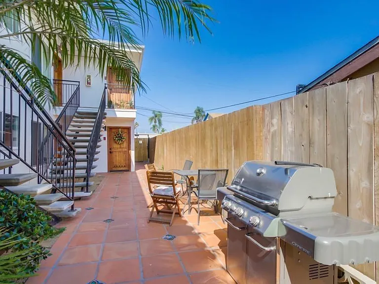 4344 Van Dyke Ave — Photo 3