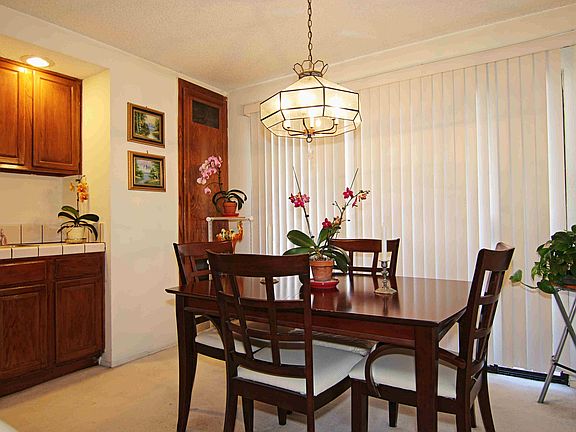 3rd image of 1020 S Marengo Ave. #6