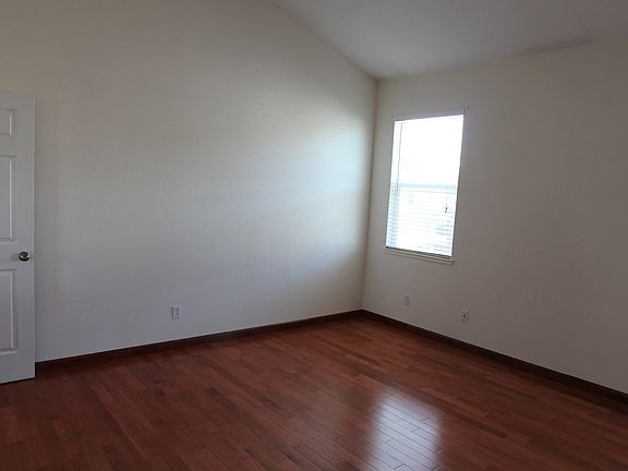 4th image of 991 Countrywood Cir