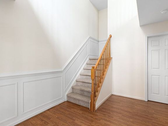 4th image of 1108 Hoke Ln
