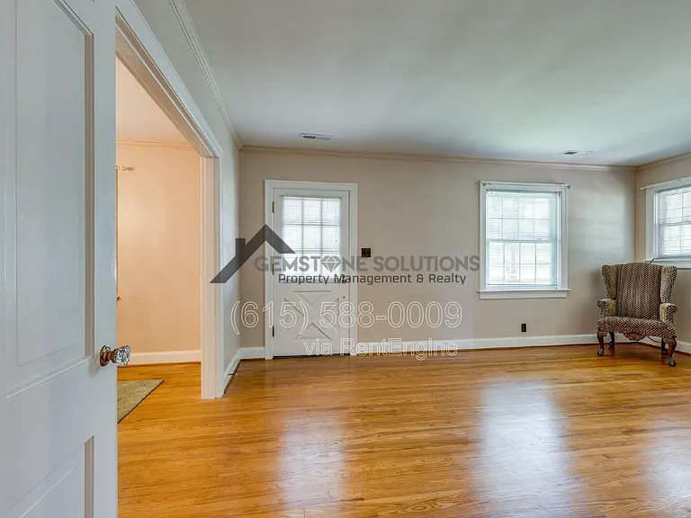 715 Hillsboro Rd — Photo 16