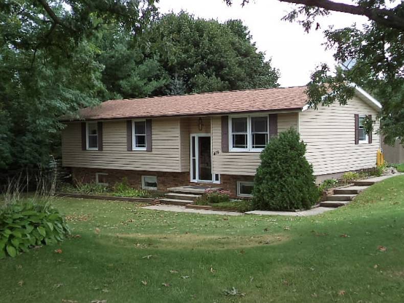1st image of 419 Adrian St