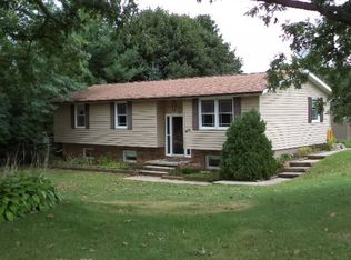 419 Adrian St, Jonesville, MI 49250