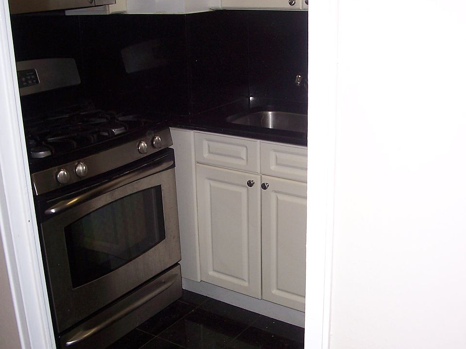 1st image of 305 E 86th St APT 17BW
