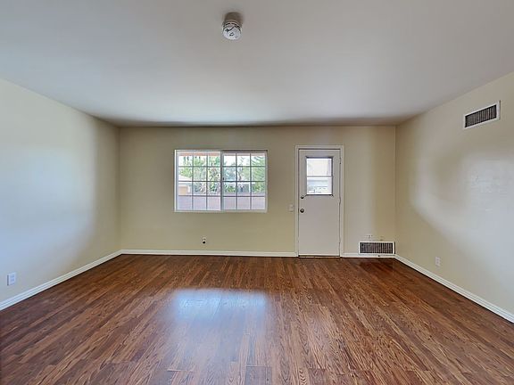 4th image of 828 James Pl