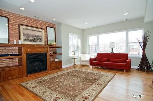 2nd image of 2537 N Hamlin Ave #2S