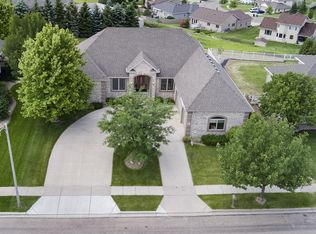 729 Saddle Ridge Rd, Bismarck, ND 58503
