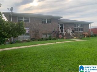 1089 Sunny Dell Ln, Bessemer, AL 35023