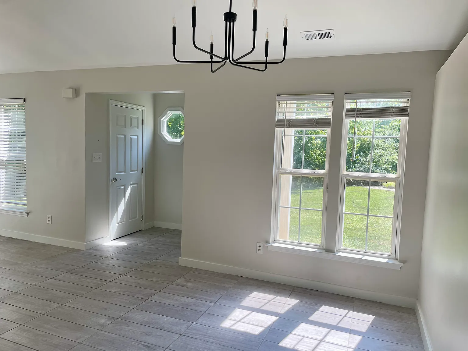 2 bed, 1150 sqft, $1,995 — Photo 3