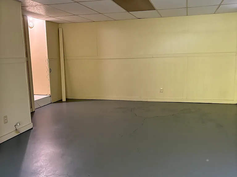 6993 Eisenhower Ave — Photo 10