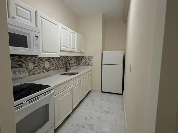 103 Monmouth St #107, Brookline, MA 02446