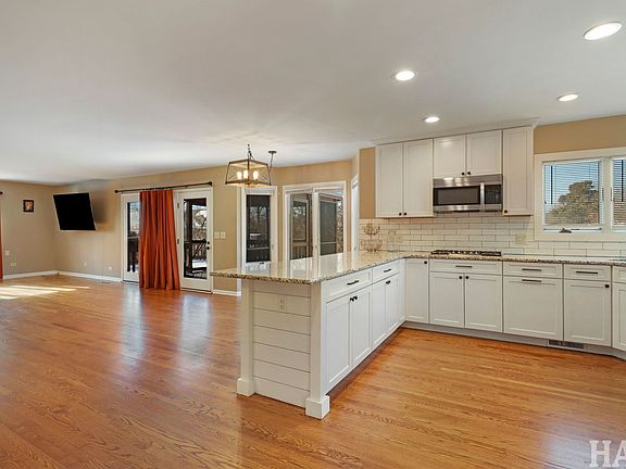 5th image of 10979 Ernest Dr