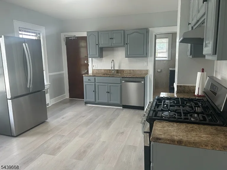 73 Lakewood Ter — Photo 17