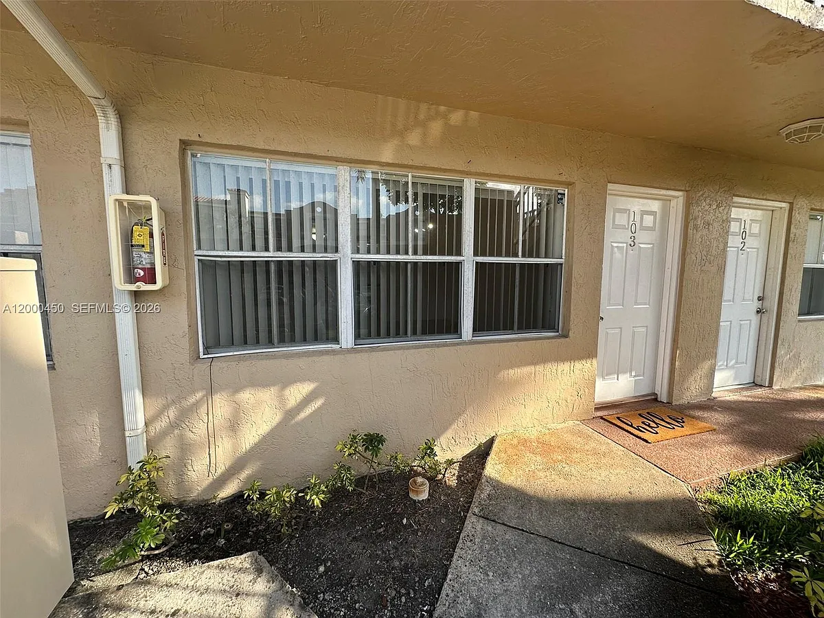 Building Photo - 8675 NW 5th Ter #13-103