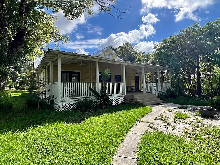 523 W Oak St — Photo 14