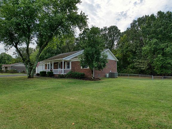 3rd image of 228 Loretta Dr