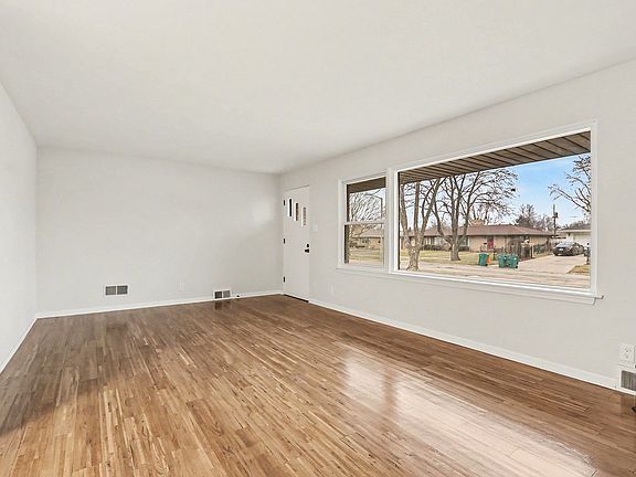 2nd image of 1608 Mayfield Ave