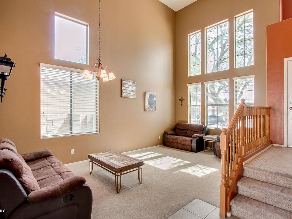1st image of 43980 W Juniper Ave