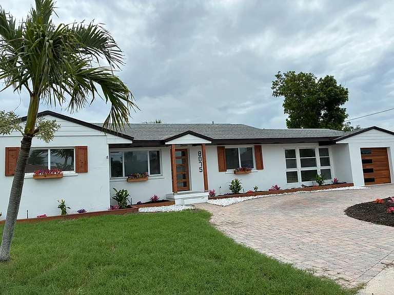 8075 Gulf Blvd — Photo 2
