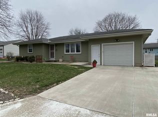 207 S Tazewell St, Mackinaw, IL