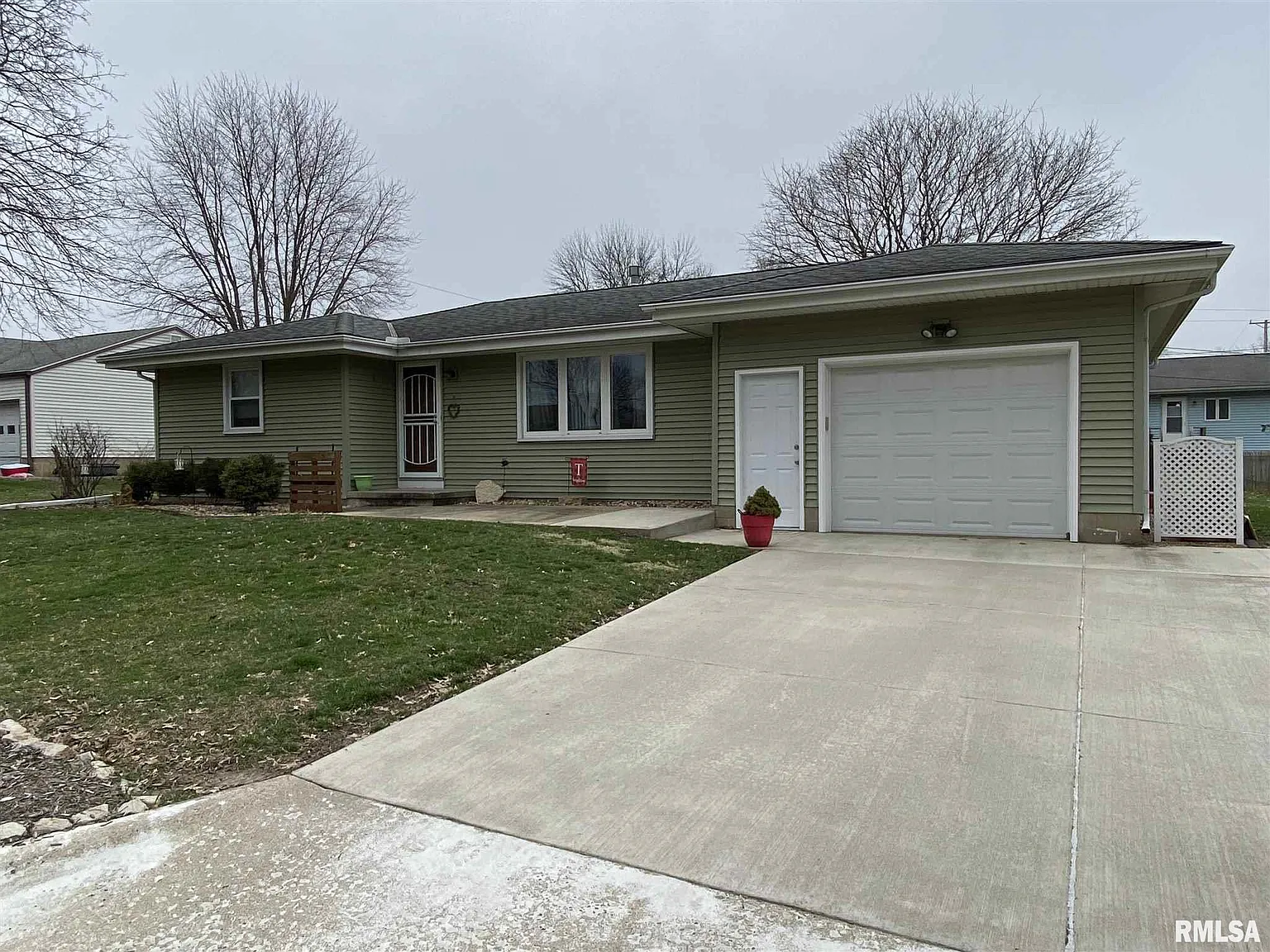 207 S Tazewell St photo 1