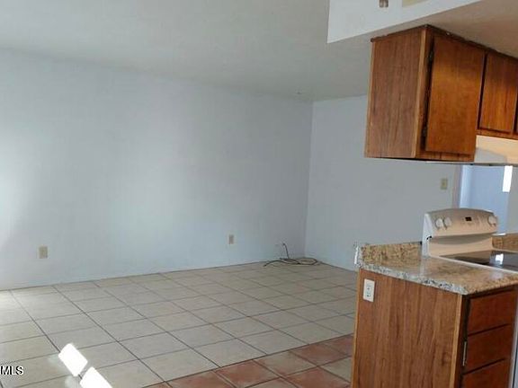 5th image of 3018 E Beck Ln #3