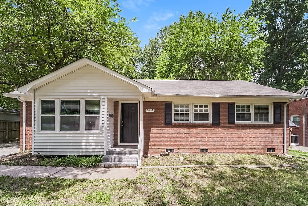 3 bed, 1.0 bath, 1170 sqft, $1,710 — Photo 3
