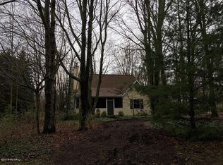 6932 2nd St, Douglas, MI 49406