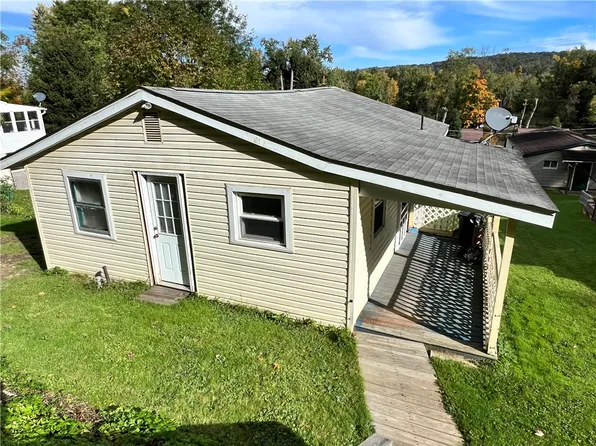 23026 State Highway 285, Cochranton, PA 16314