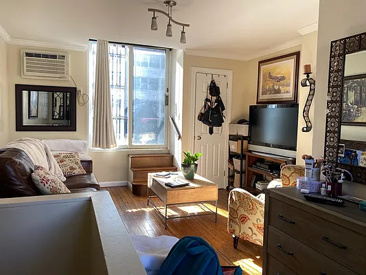 Rented by David Francis New York LLC | media 24