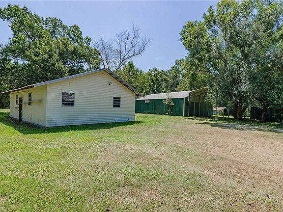 4th image of 32069 Strawberry Ln