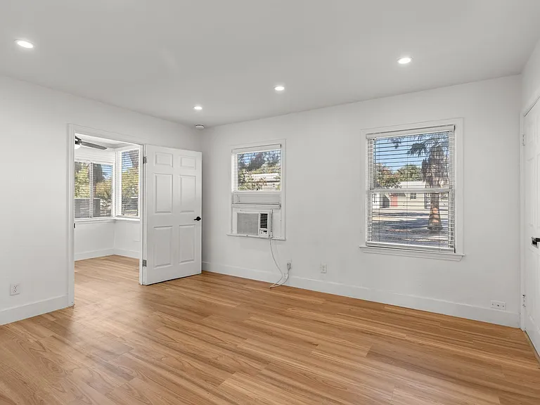 661 A Avenue — Photo 4