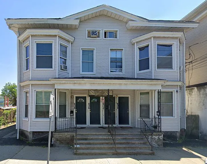 432 E Main St #438 — Photo 1