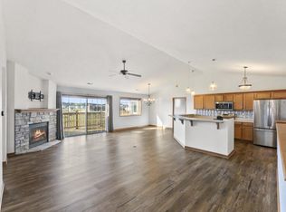 W197N16873 Stonewall Dr, Jackson, WI 53037