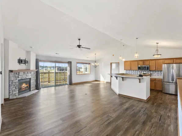 W197N16873 Stonewall DRIVE, Jackson, WI 53037