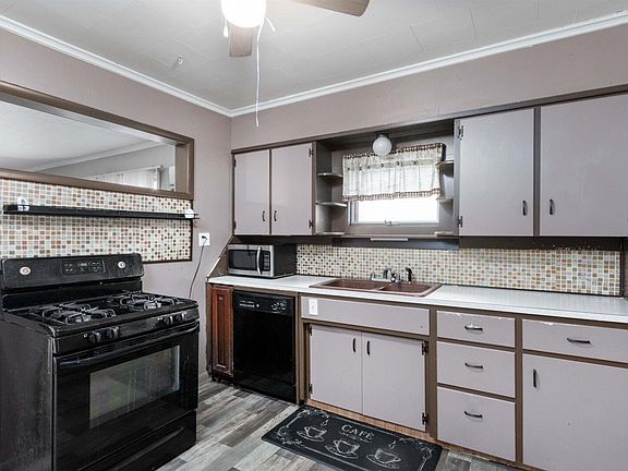 5th image of 822 W Lindell St