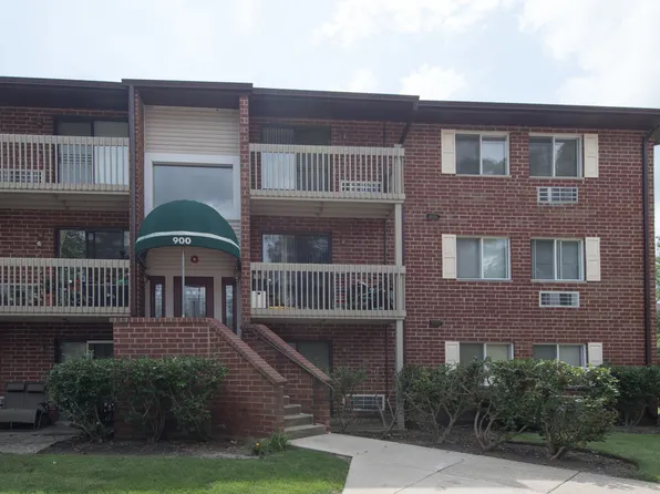 900 N Lakeside Dr APT 3C, Vernon Hills, IL 60061