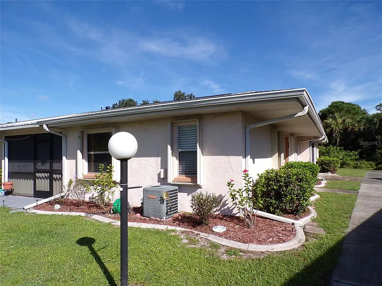 25068 Harborview Rd #4B — Photo 3
