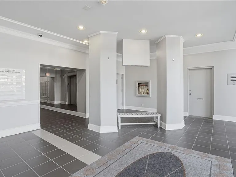 2285 Peachtree Rd NE #709 — Photo 28