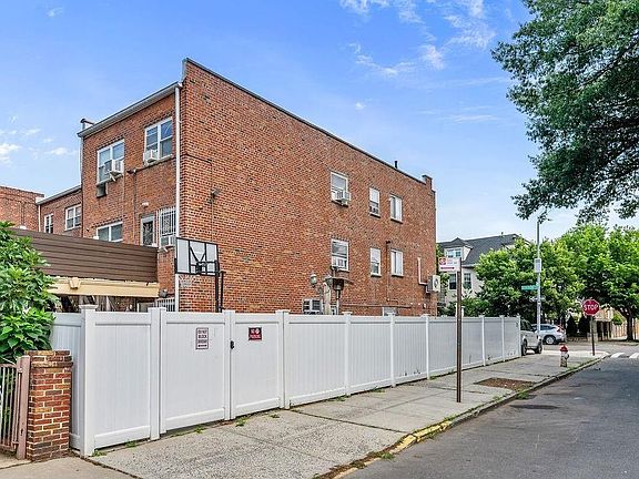 3rd image of 46 Rutherford Pl