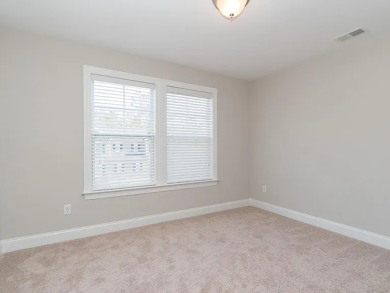 4103 Hartland St — Photo 7