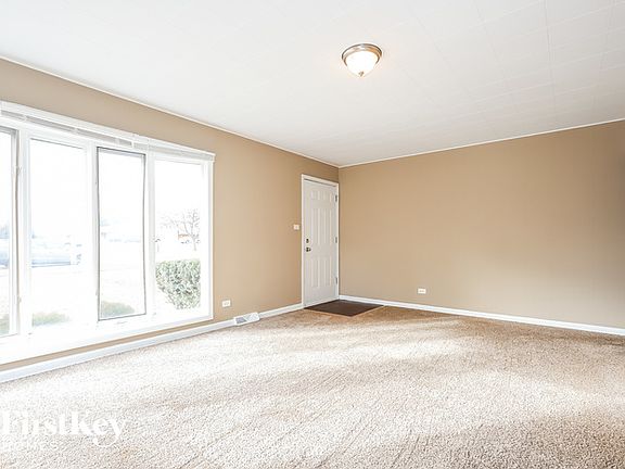 4th image of 355 N Westmore Ave