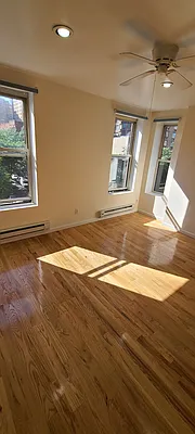 Rented by United Realty Equities | media 16