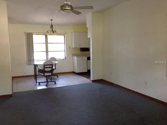 4th image of 836 Hooks St