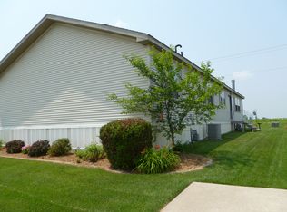 18 Drake Ln, Beecher, IL 60401