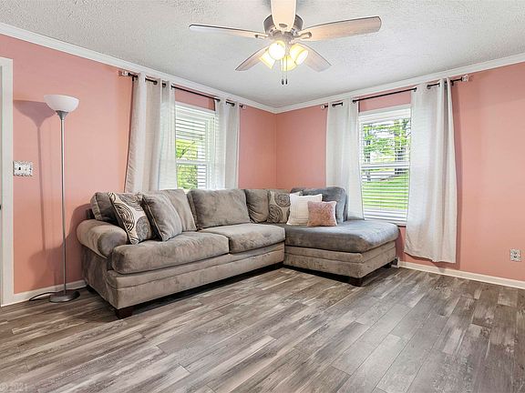 4th image of 1961 Peakland Dr