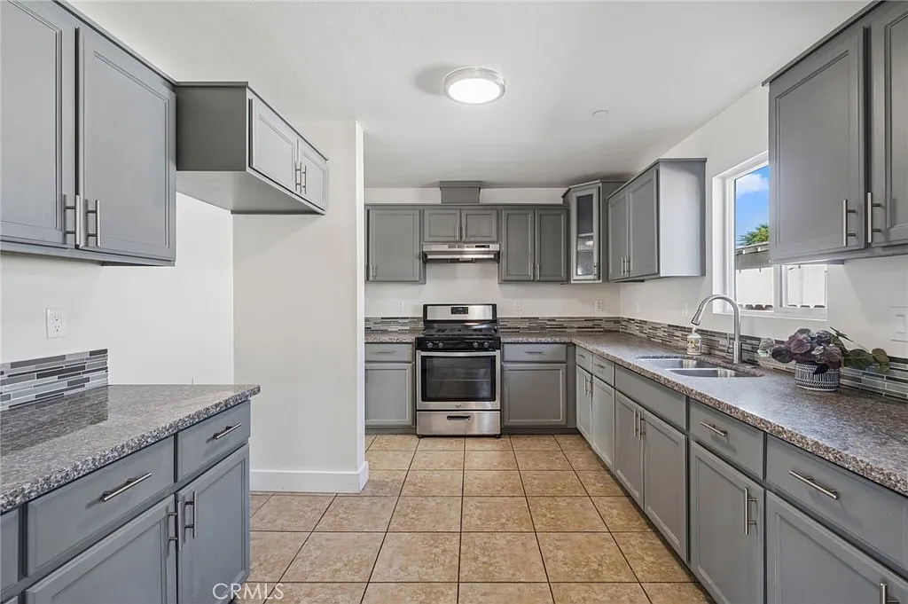 5 bed, 1792 sqft, $3,800 — Photo 4