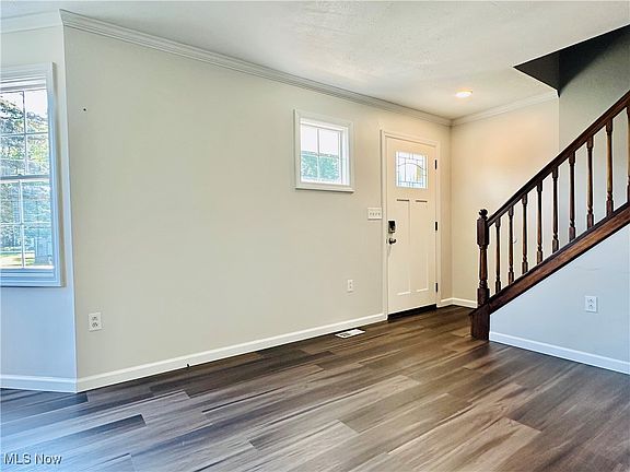 3rd image of 16755 Bedford St