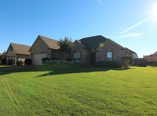 37 Woodshire Cv, Jackson, TN 38305