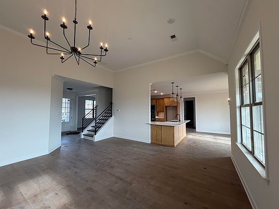 4th image of 80 Rolling Hill Dr